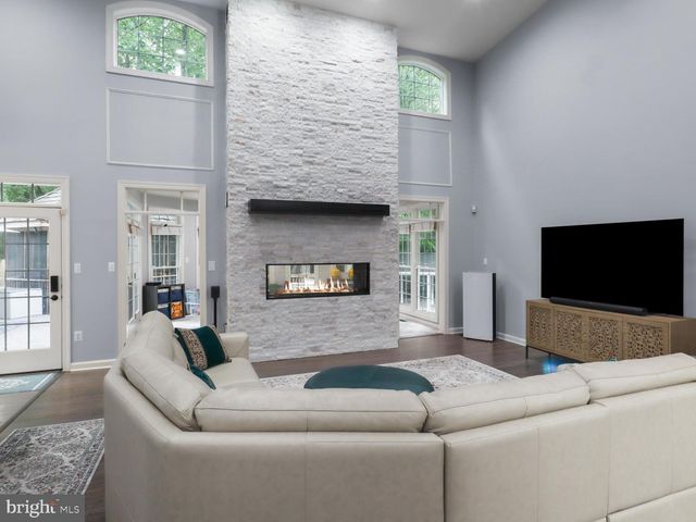 8197 COTTAGE ROSE CT, Fairfax Station, VA 22039