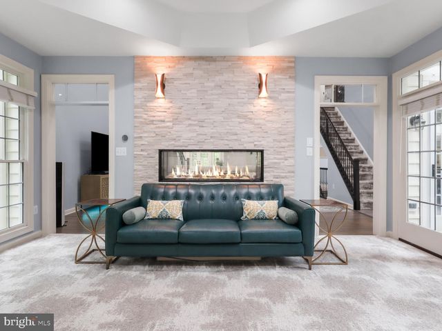 8197 COTTAGE ROSE CT, Fairfax Station, VA 22039