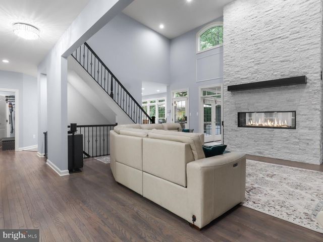 8197 COTTAGE ROSE CT, Fairfax Station, VA 22039