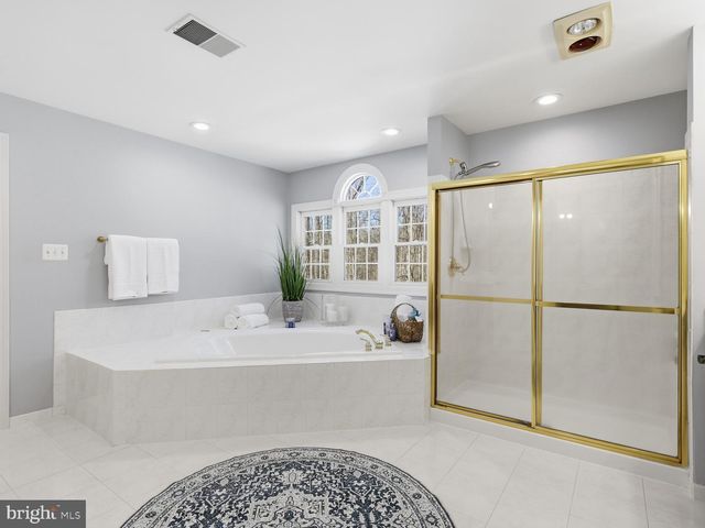 8197 COTTAGE ROSE CT, Fairfax Station, VA 22039