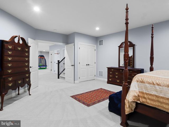 8197 COTTAGE ROSE CT, Fairfax Station, VA 22039