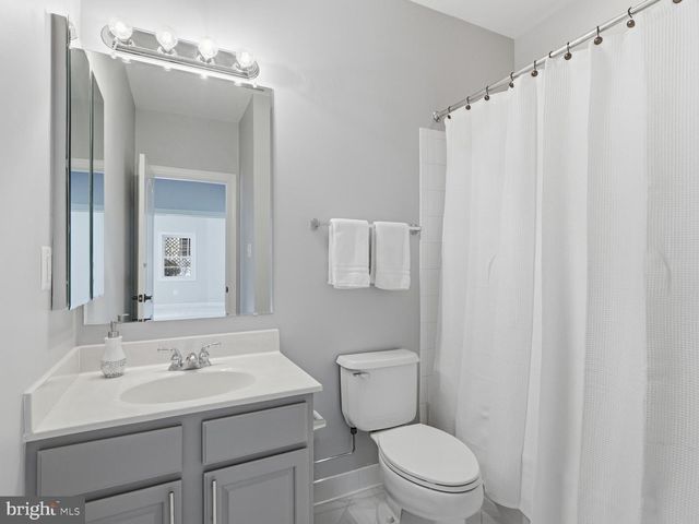 8197 COTTAGE ROSE CT, Fairfax Station, VA 22039