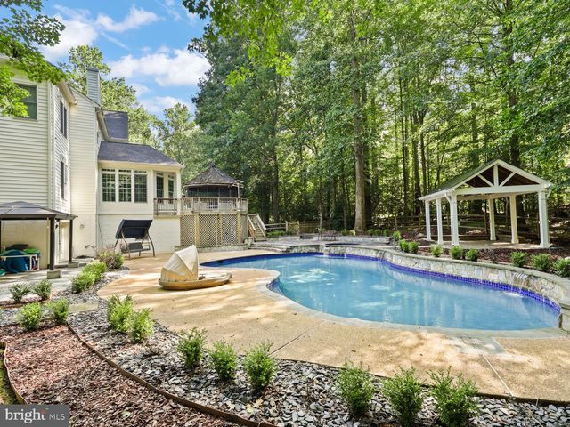 8197 COTTAGE ROSE CT, Fairfax Station, VA 22039