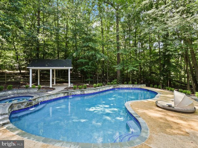 8197 COTTAGE ROSE CT, Fairfax Station, VA 22039