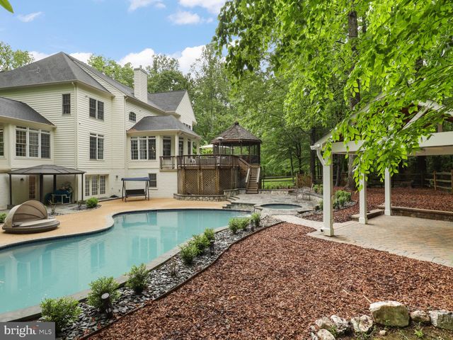 8197 COTTAGE ROSE CT, Fairfax Station, VA 22039