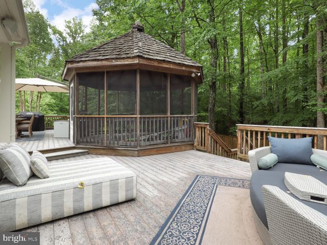 8197 COTTAGE ROSE CT, Fairfax Station, VA 22039