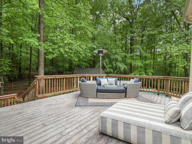 8197 COTTAGE ROSE CT, Fairfax Station, VA 22039