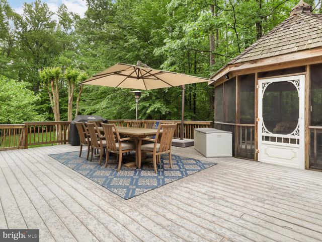 8197 COTTAGE ROSE CT, Fairfax Station, VA 22039