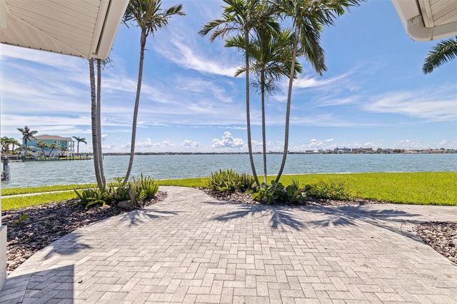 11055 7TH STREET E, Treasure Island, FL 33706