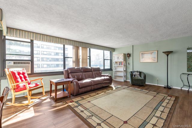 7-25 166 2A, Beechhurst, NY 11357