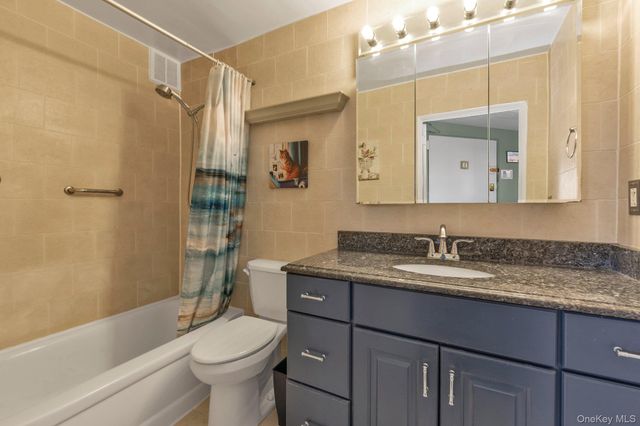 7-25 166 2A, Beechhurst, NY 11357