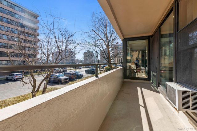 7-25 166 2A, Beechhurst, NY 11357