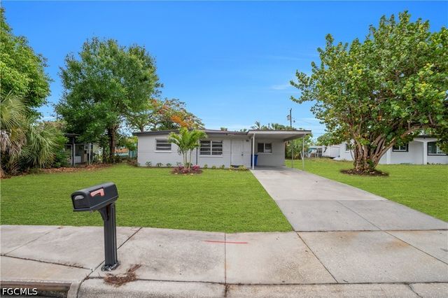 1527 Gardenia AVE, Fort Myers, FL 33916