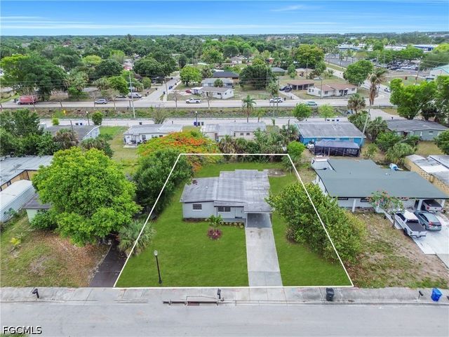1527 Gardenia AVE, Fort Myers, FL 33916