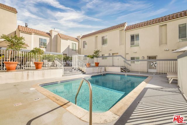 4242 Stansbury Avenue 116, Sherman Oaks, CA 91423