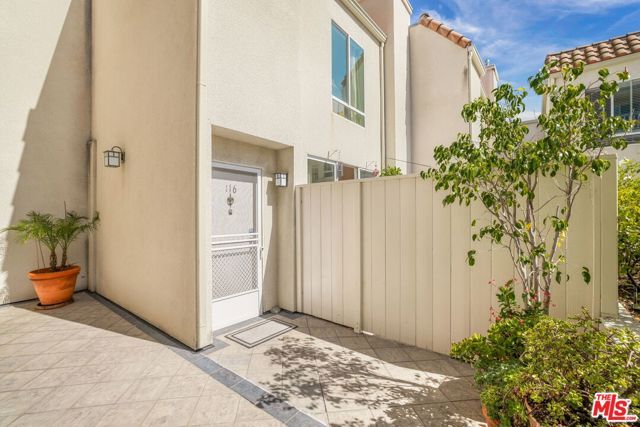 4242 Stansbury Avenue 116, Sherman Oaks, CA 91423