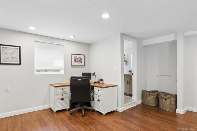 4 Larkspur Drive, West Islip, NY 11795
