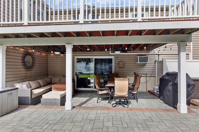 4 Larkspur Drive, West Islip, NY 11795