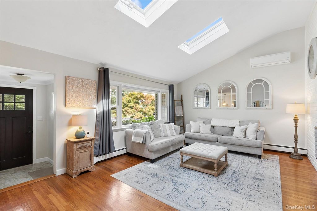 4 Larkspur Drive, West Islip, NY 11795 — photo 5