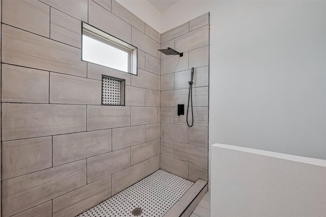 581 Road 51022, Cleveland, TX 77327