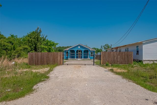 581 Road 51022, Cleveland, TX 77327