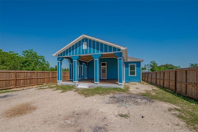 581 Road 51022, Cleveland, TX 77327