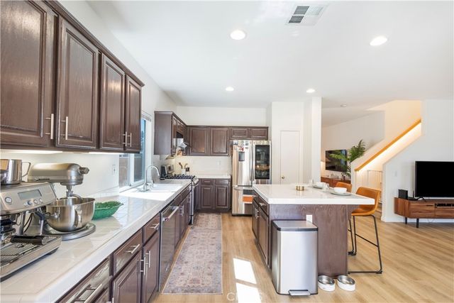 12947 Oakdale, Corona, CA 92880