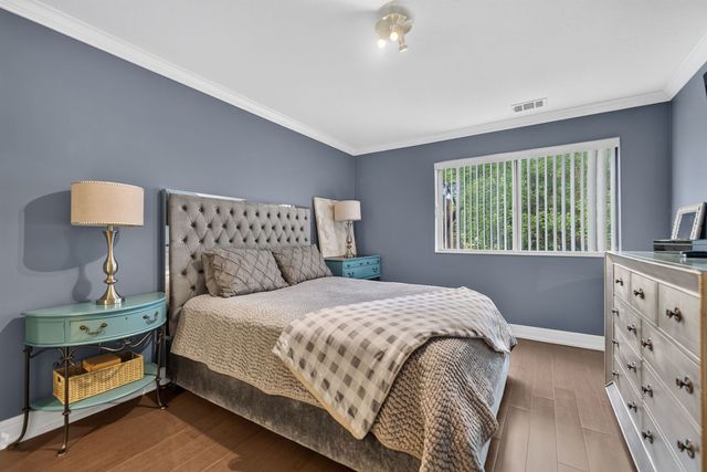 3110 Pheasant Creek Drive 209, Northbrook, IL 60062