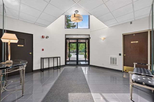 3110 Pheasant Creek Drive 209, Northbrook, IL 60062