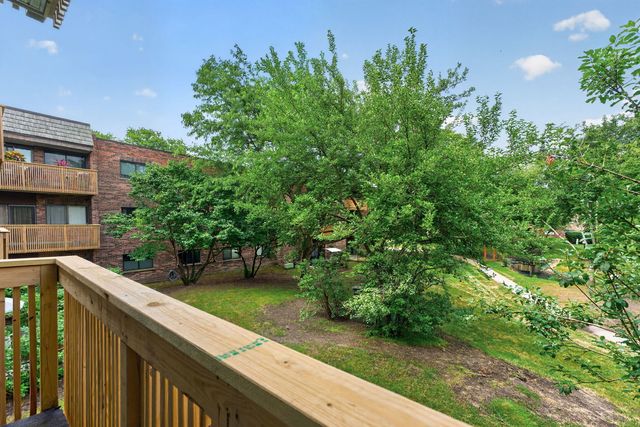 3110 Pheasant Creek Drive 209, Northbrook, IL 60062