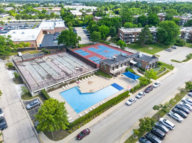 3110 Pheasant Creek Drive 209, Northbrook, IL 60062