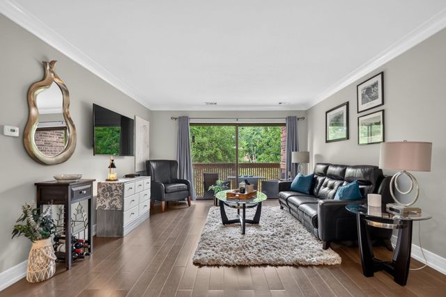 3110 Pheasant Creek Drive 209, Northbrook, IL 60062