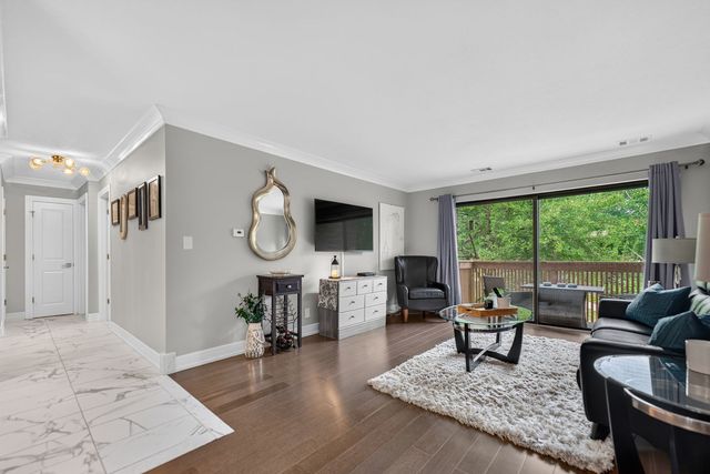 3110 Pheasant Creek Drive 209, Northbrook, IL 60062
