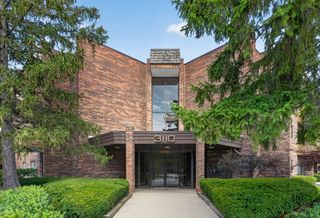 3110 Pheasant Creek Drive 209, Northbrook, IL 60062