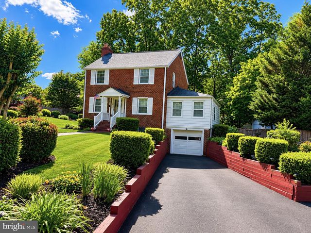 4004 LEE PL, Annandale, VA 22003