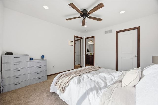 100 N Copeland Lane, North Liberty, IA 52317