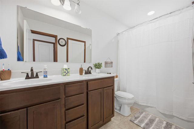 100 N Copeland Lane, North Liberty, IA 52317