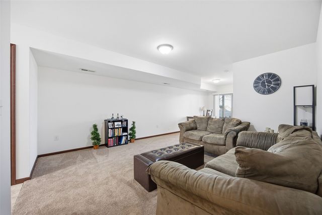 100 N Copeland Lane, North Liberty, IA 52317