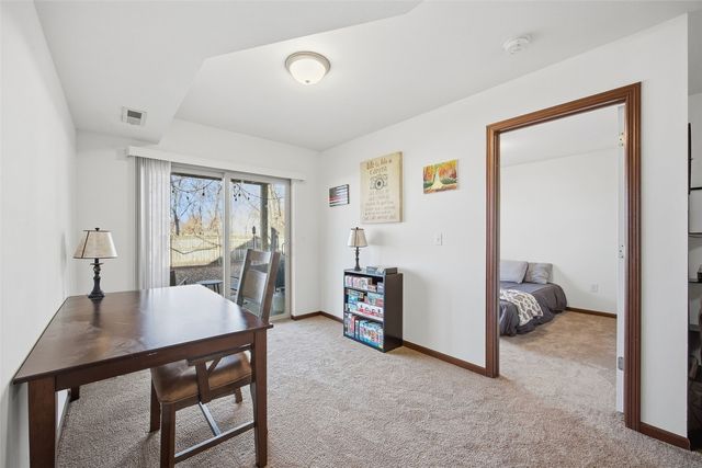 100 N Copeland Lane, North Liberty, IA 52317