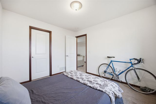 100 N Copeland Lane, North Liberty, IA 52317