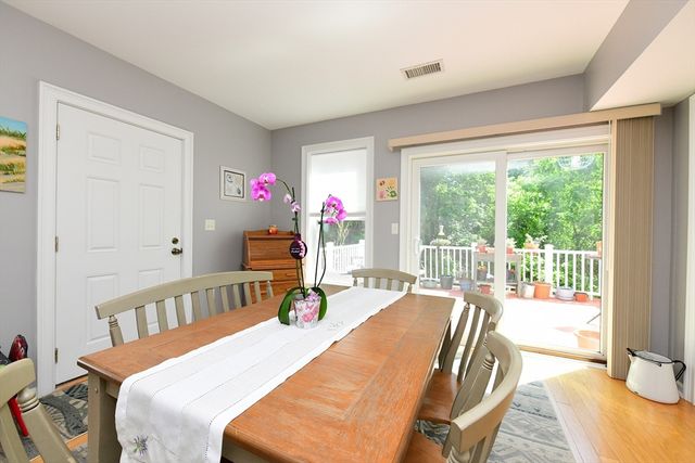 3 Honora Ct 3, Bourne, MA 02532