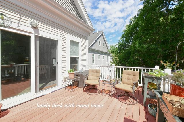 3 Honora Ct 3, Bourne, MA 02532