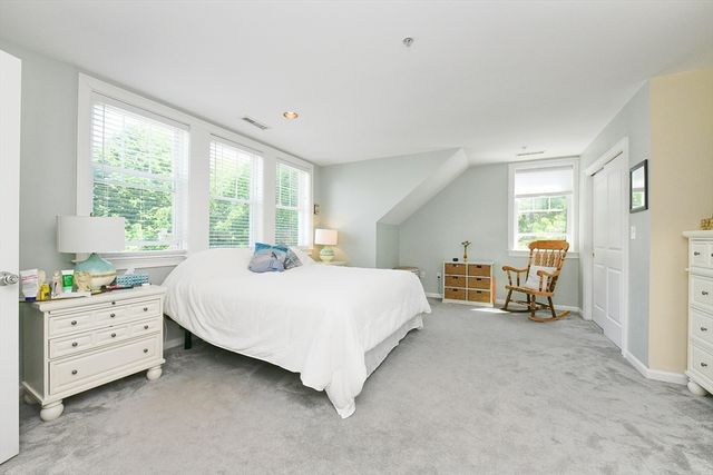 3 Honora Ct 3, Bourne, MA 02532