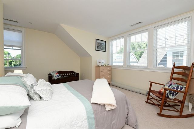 3 Honora Ct 3, Bourne, MA 02532