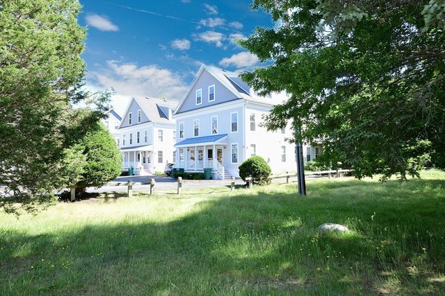 3 Honora Ct 3, Bourne, MA 02532