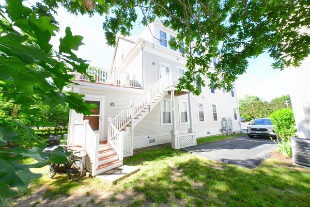 3 Honora Ct 3, Bourne, MA 02532