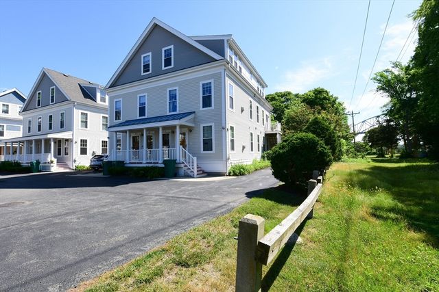 3 Honora Ct 3, Bourne, MA 02532
