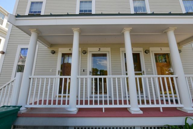 3 Honora Ct 3, Bourne, MA 02532