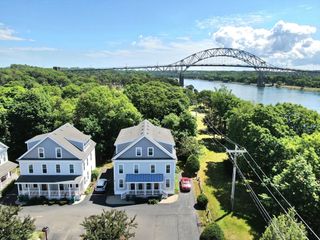 3 Honora Ct 3, Bourne, MA 02532