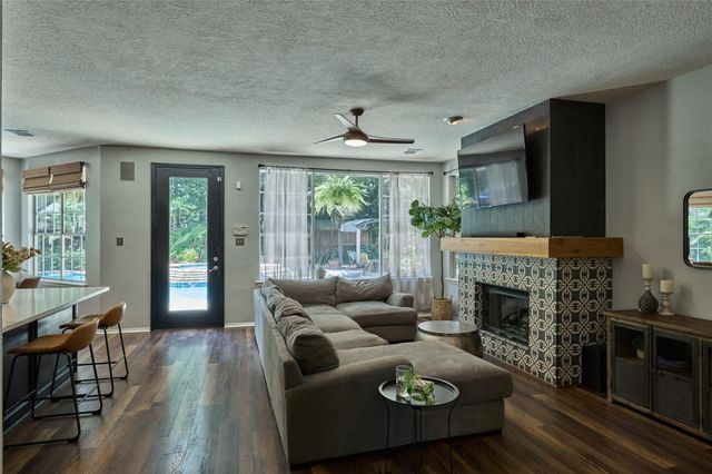 37 Pinepath Place, The Woodlands, TX 77381